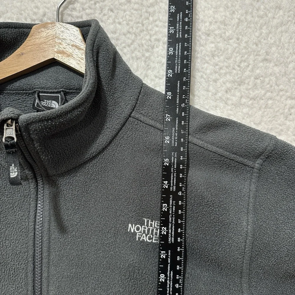 The North Face Polartec Men's Size L Gray Fleece Full Zip Hiking Outdoors Jacket